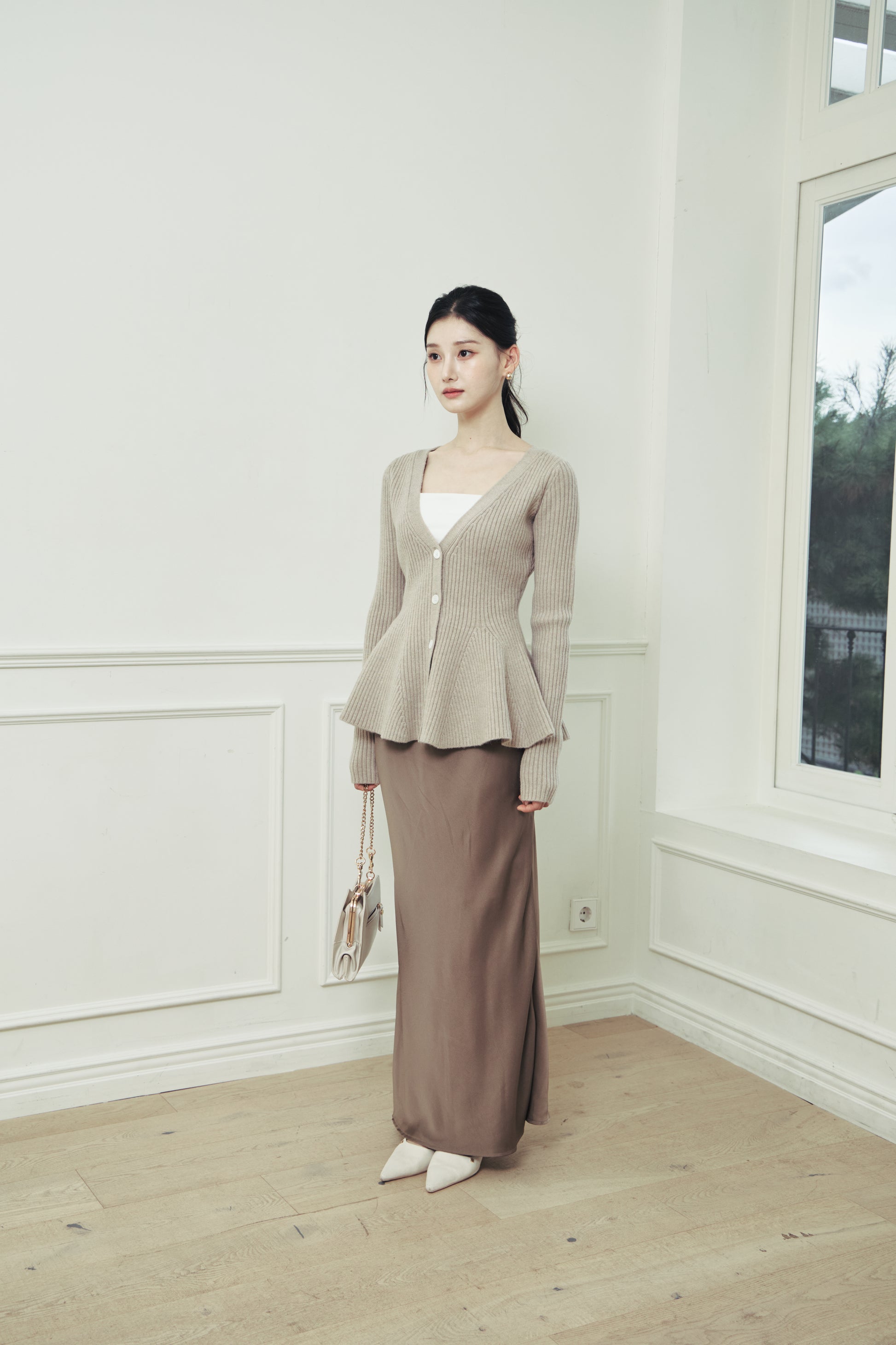 モデル身長：166cm 【トップス】カラー：greige 【ボトムス】カラー：khaki サイズ：MM