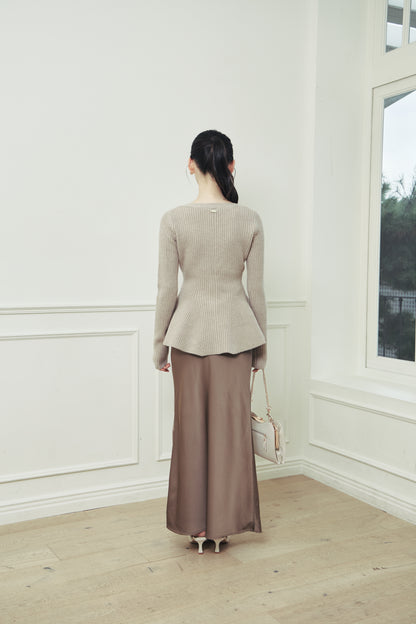モデル身長：166cm 【トップス】カラー：greige 【ボトムス】カラー：khaki サイズ：MM