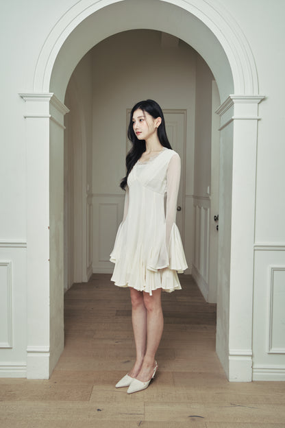 モデル身長：166cm カラー：ivory サイズ：MM