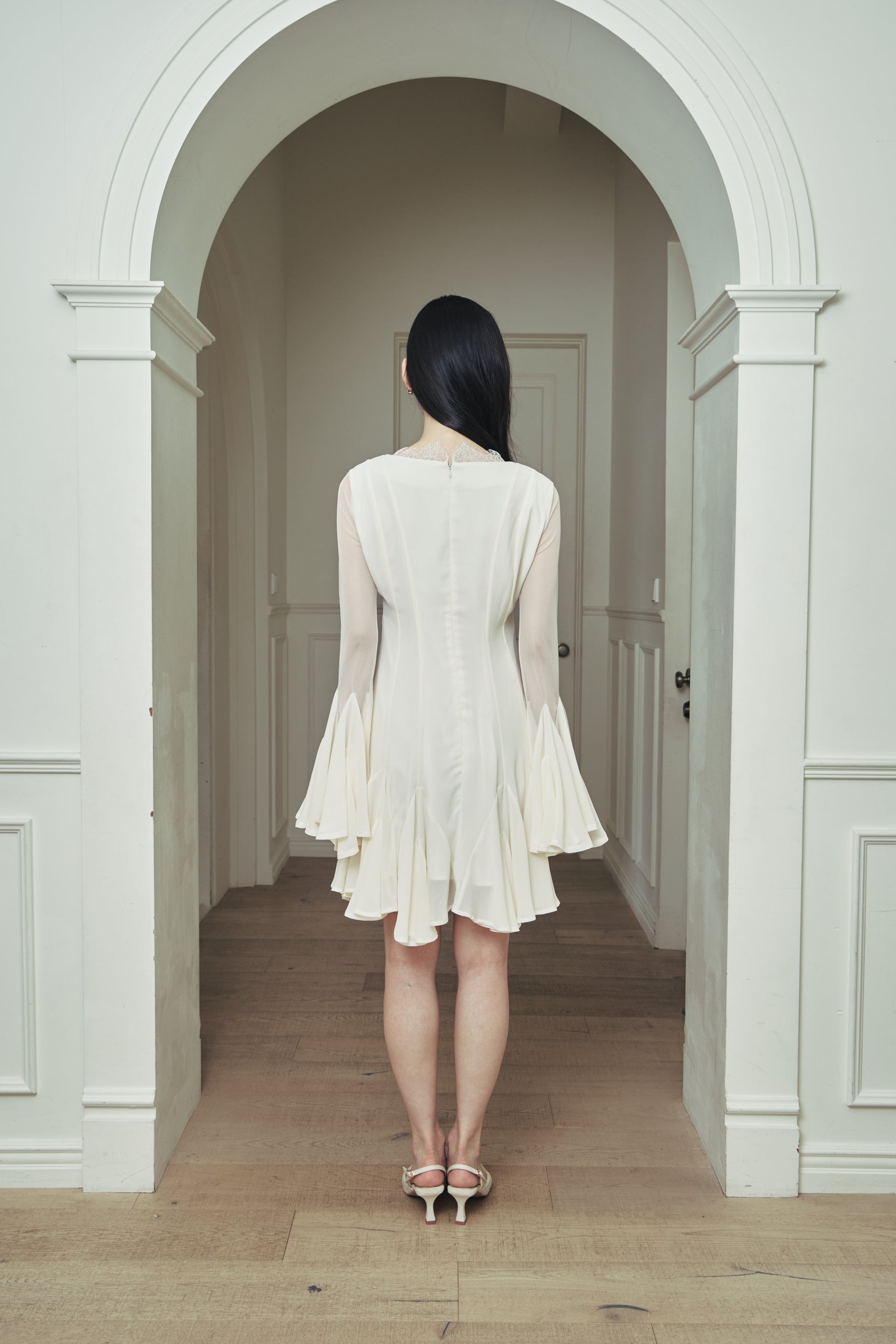 モデル身長：166cm カラー：ivory サイズ：MM