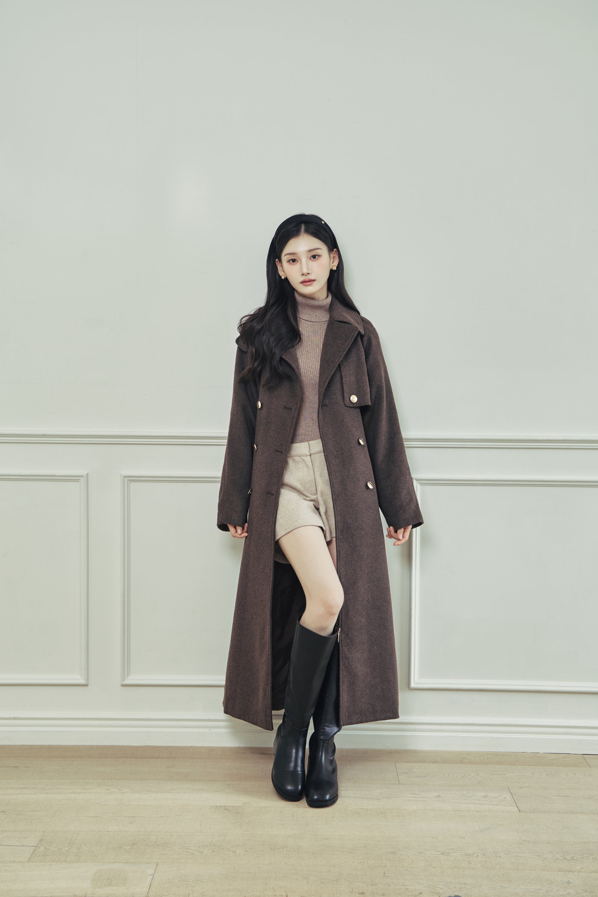 モデル身長：166cm 【アウター】カラー：brown  【トップス】カラー：mocha 【ボトムス】カラー：beige サイズ：MM
