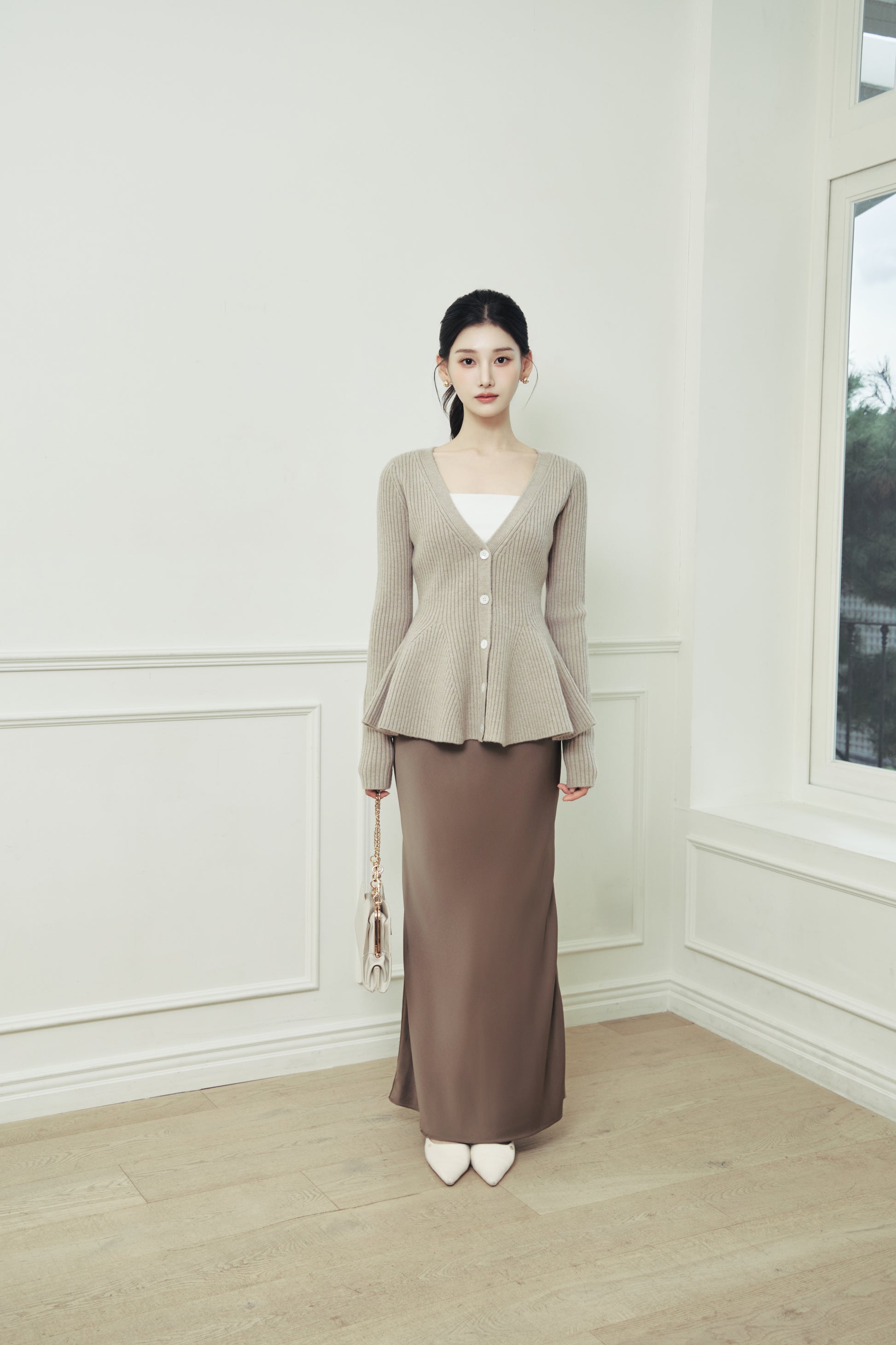 モデル身長：166cm 【トップス】カラー：greige 【ボトムス】カラー：khaki サイズ：MM