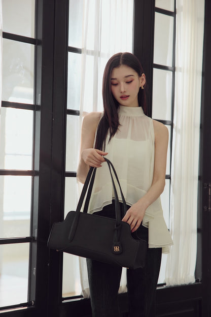 モデル身長：166cm カラー：tops/white , bag/black