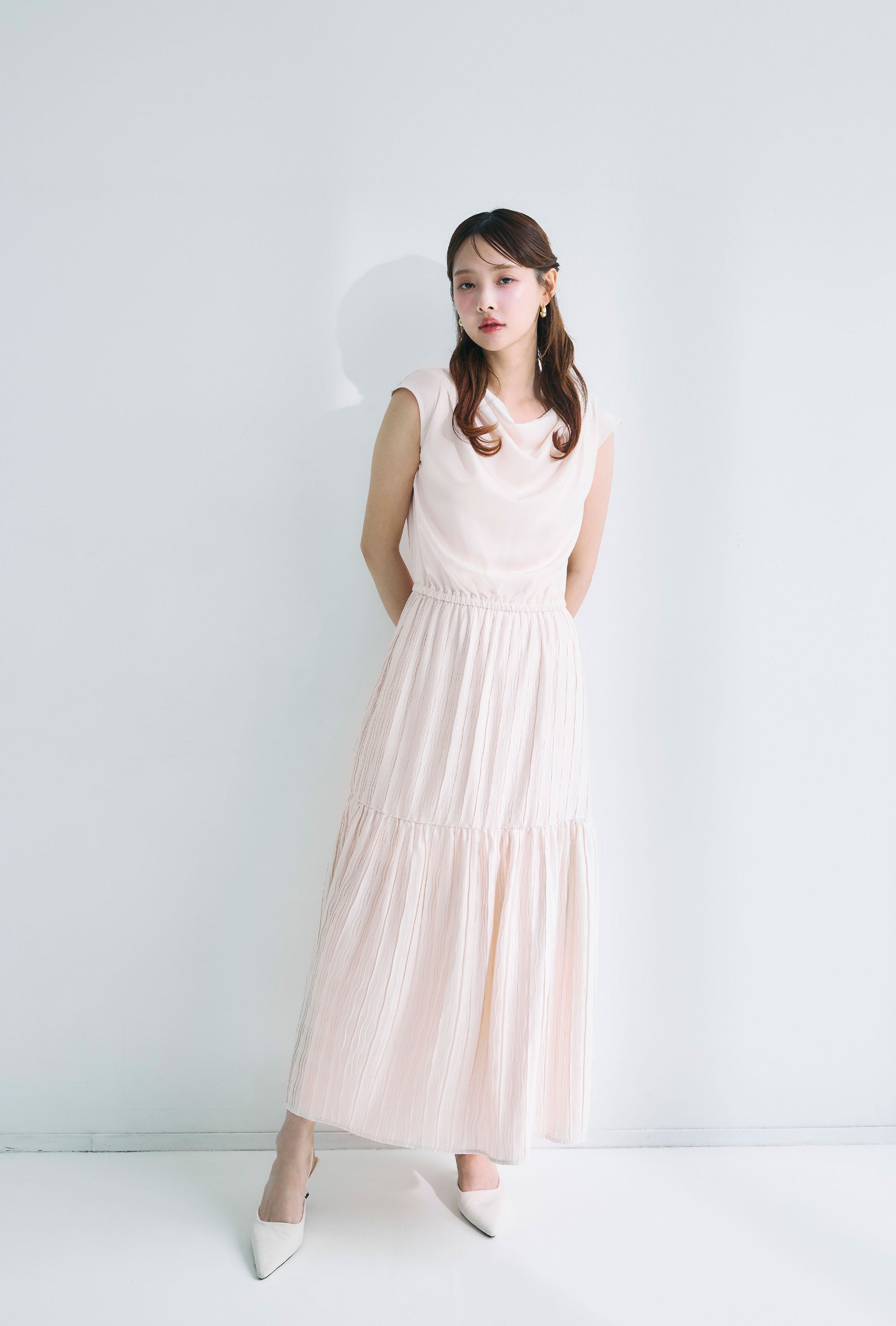 モデル身長：172cm　サイズ：M　カラー：off-white