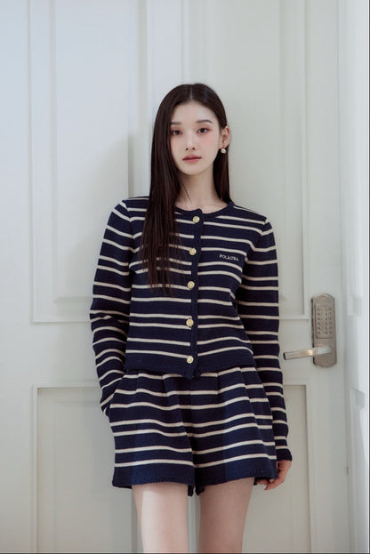 モデル身長：166cm　トップスカラー：navy　ボトムカラー：navy