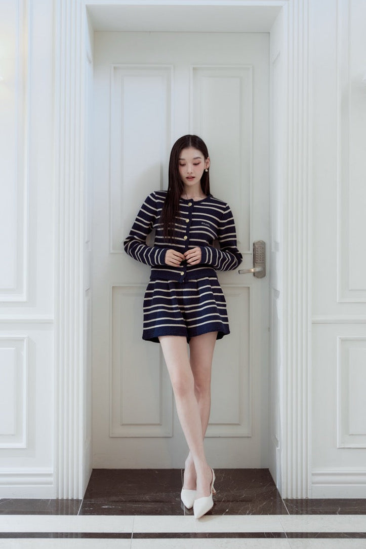 モデル身長：166cm　トップスカラー：navy　ボトムカラー：navy