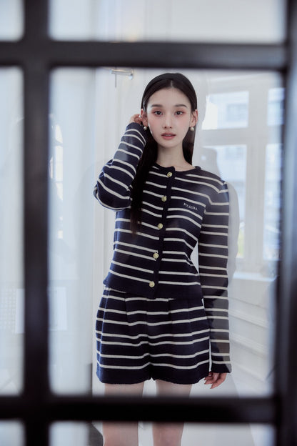 モデル身長：166cm　トップスカラー：navy　ボトムカラー：navy