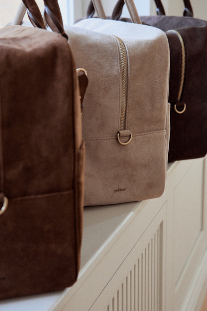 スウェードトラベルボストンバッグ