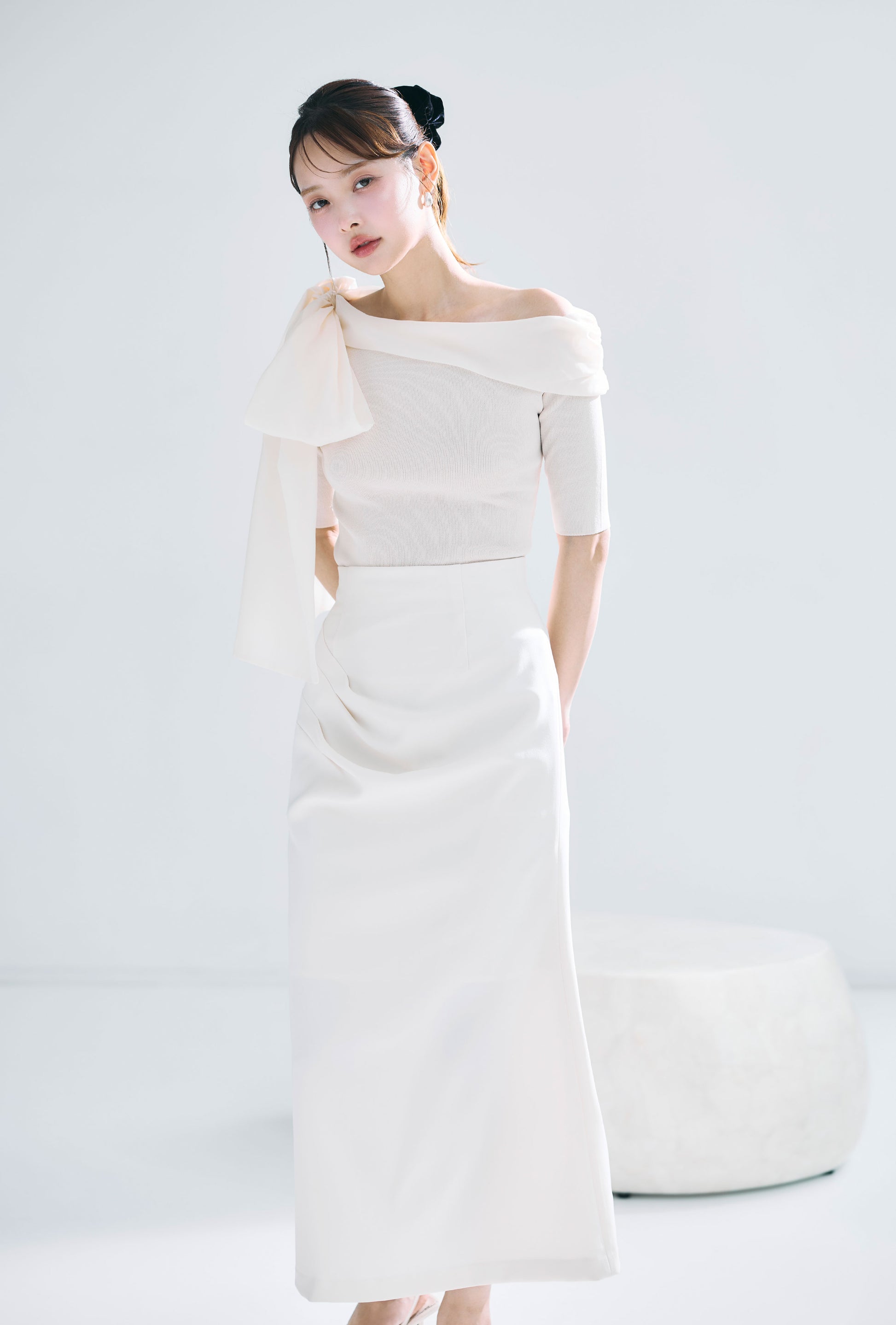 モデル身長：172cm　サイズ：FREE　カラー：ivory