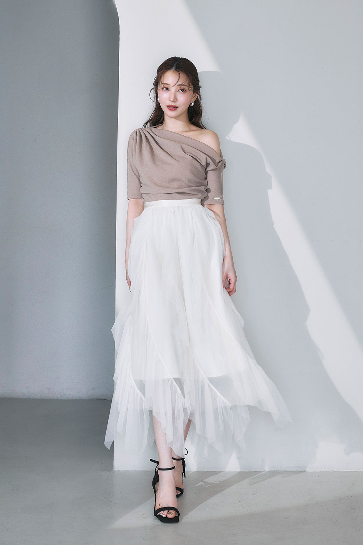 モデル身長：160cm　サイズ：S　カラー：ivory
