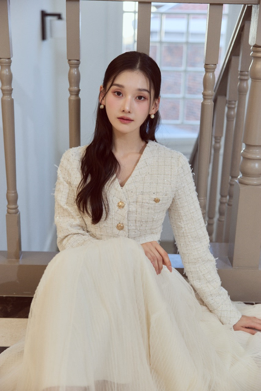 モデル身長：166cm　トップスカラー：white　ボトムカラー：off white　
ボトムサイズ：M