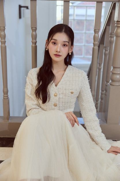 モデル身長：166cm　トップスカラー：white　ボトムカラー：off white　
ボトムサイズ：M