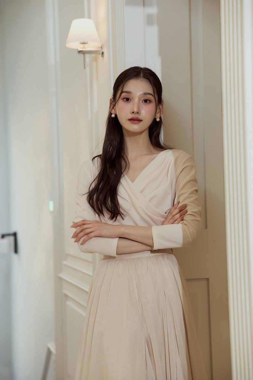 モデル身長：166cm　カラー：ivory　サイズ：M