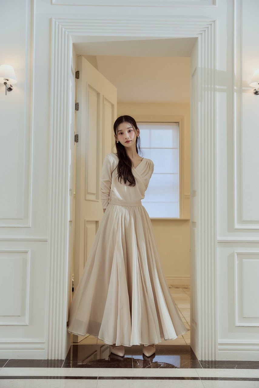 モデル身長：166cm　カラー：ivory　サイズ：M