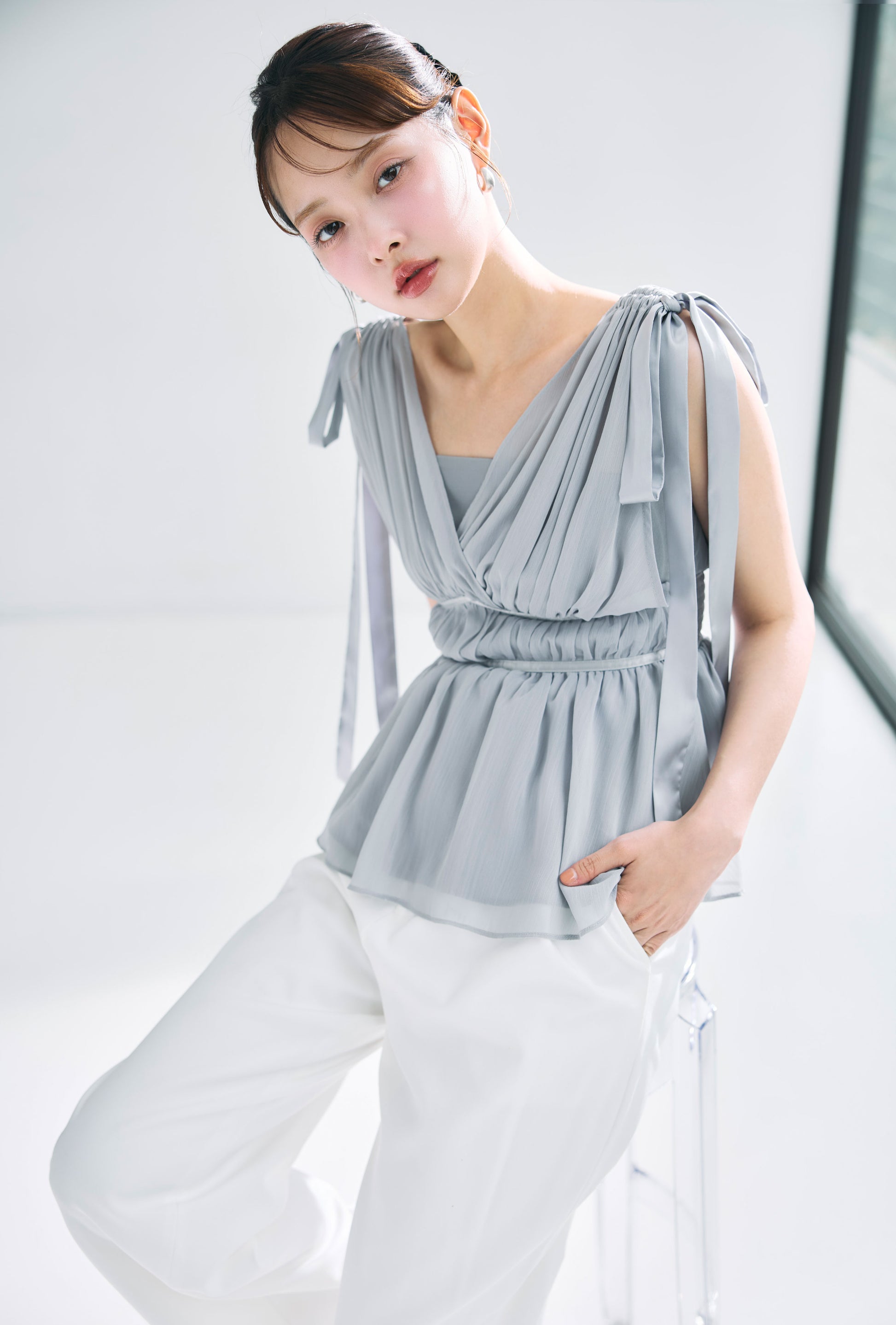 モデル身長：172cm　サイズ：FREE　カラー：grey