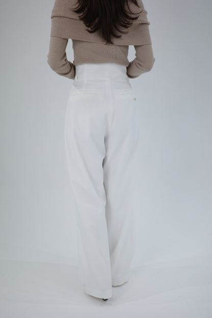 モデル身長：155cm　サイズ：S　カラー：white
