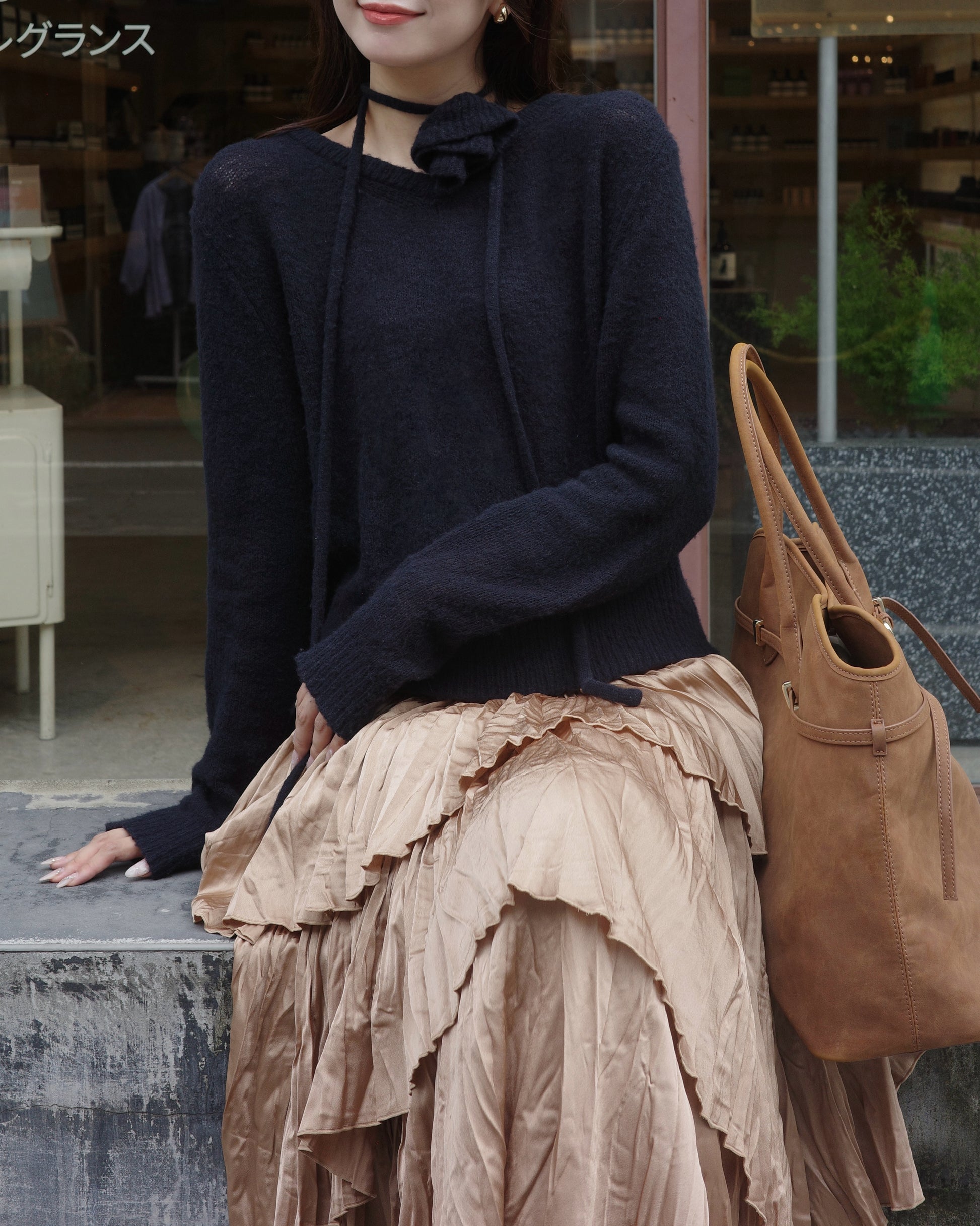 モデル身長：171cm トップスサイズ：free, トップスカラー：navy,  ボトムサイズ：M , ボトムカラー camel