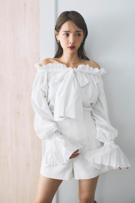 モデル身長：172cm サイズ：M カラー：off white