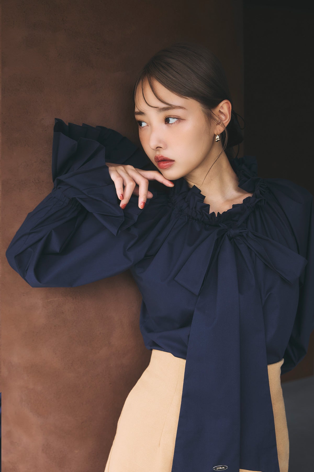 ★とりむね★ poláura プリーツリボン2WAYブラウス【ネイビー】 プリーツリボン2WAYブラウス – poláura OFFICIAL ONLINE STORE