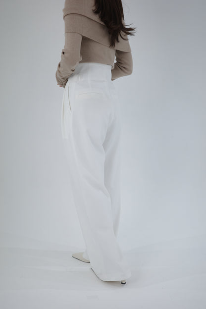 モデル身長：155cm　サイズ：S　カラー：white