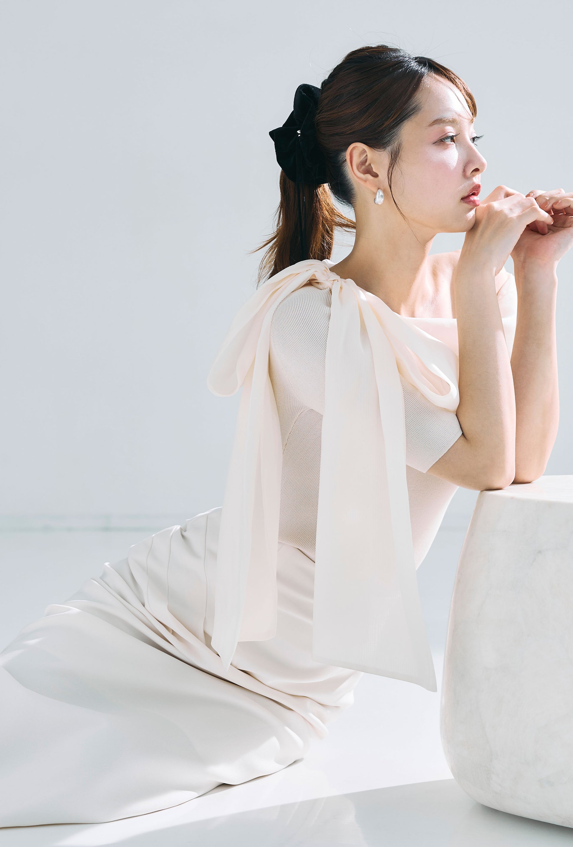 モデル身長：172cm　サイズ：FREE　カラー：ivory