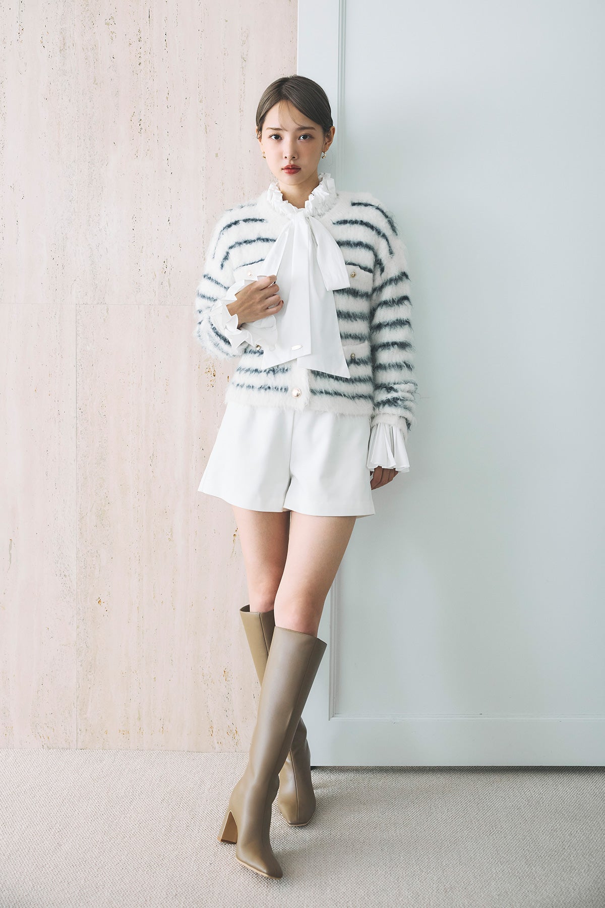 モデル身長：172cm サイズ：M カラー：off white