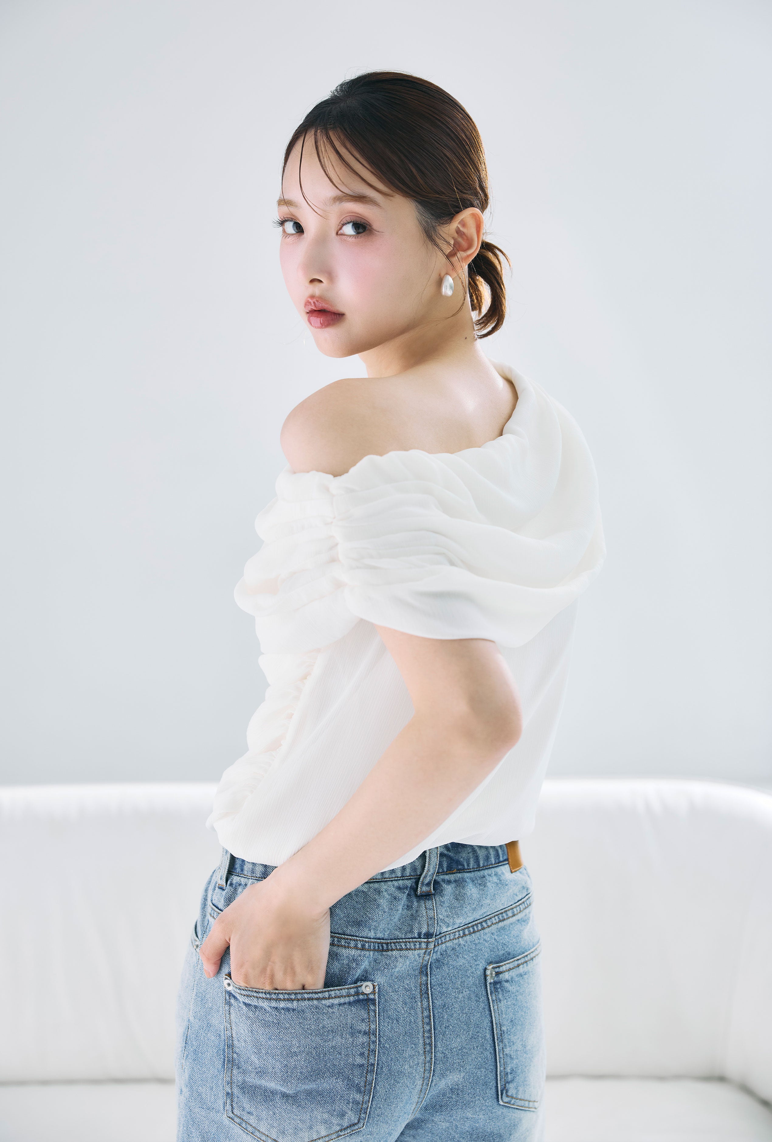 ボリュームシフォンワンショルダーブラウス – poláura OFFICIAL ONLINE