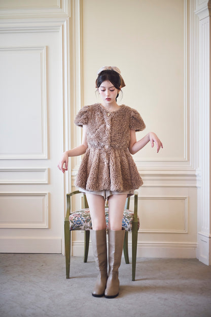 モデル身長：157cm 【トップス】カラー：mocha 【ボトムス】カラー：beige サイズ：MM