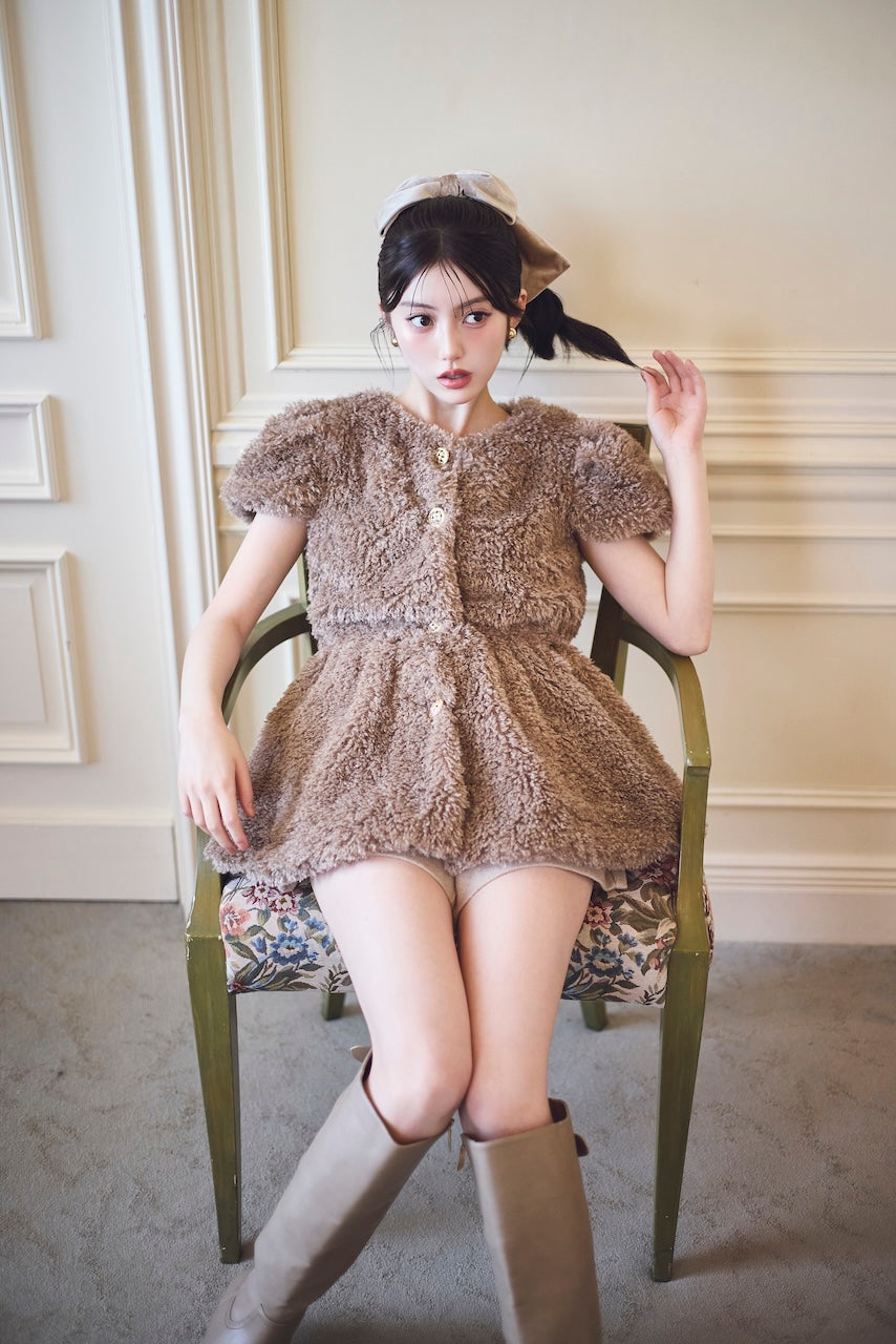モデル身長：157cm 【トップス】カラー：mocha 【ボトムス】カラー：beige サイズ：MM