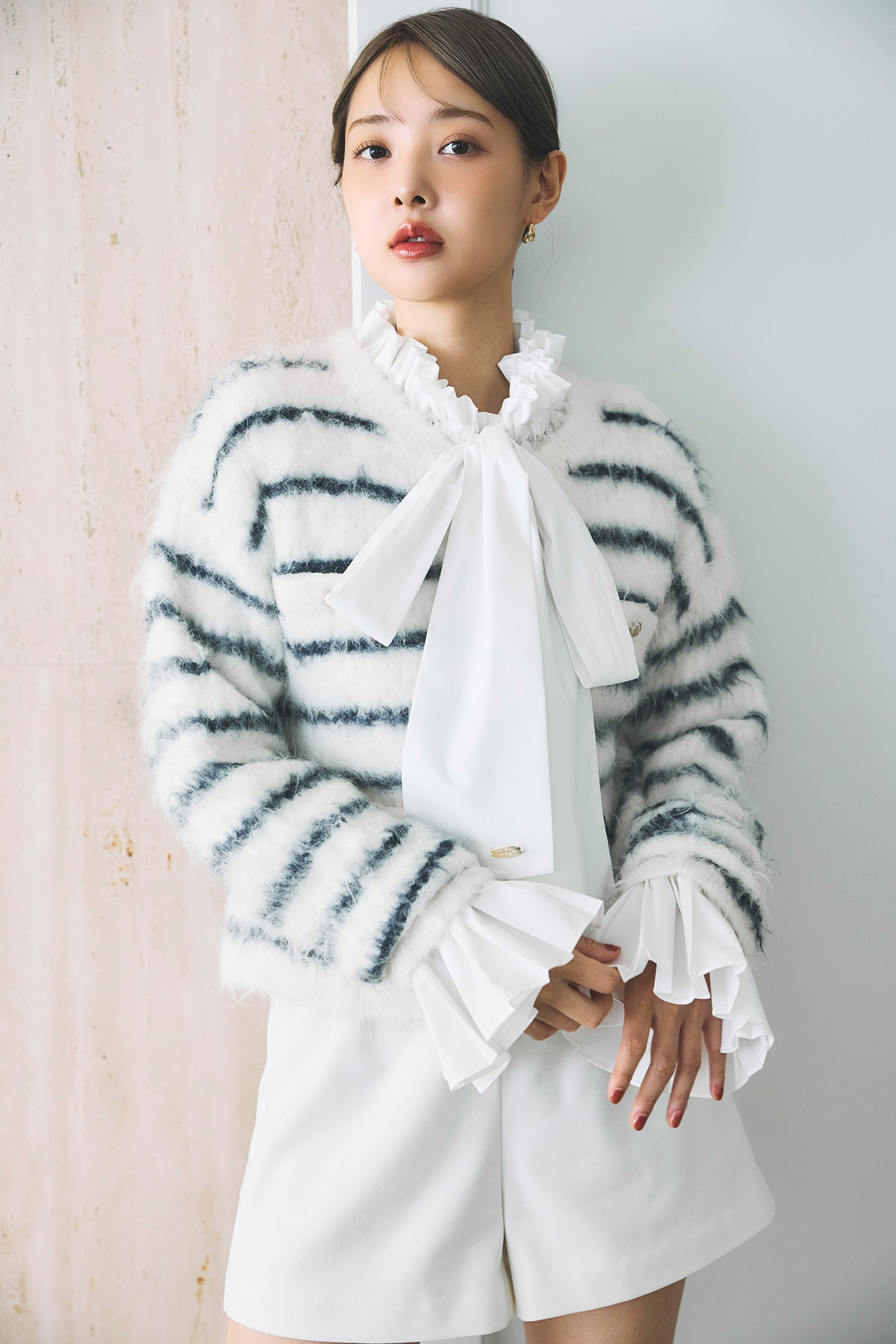 モデル身長：172cm サイズ：M カラー：off white
