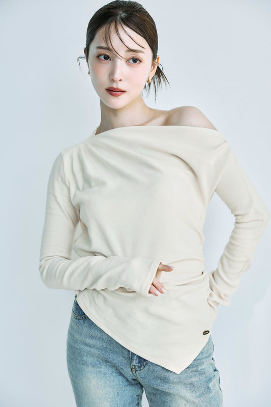 モデル身長：160cm　サイズ：FREE　カラー：ivory