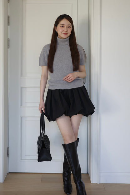 モデル身長：167cm　カラー：tops/grey pants/black