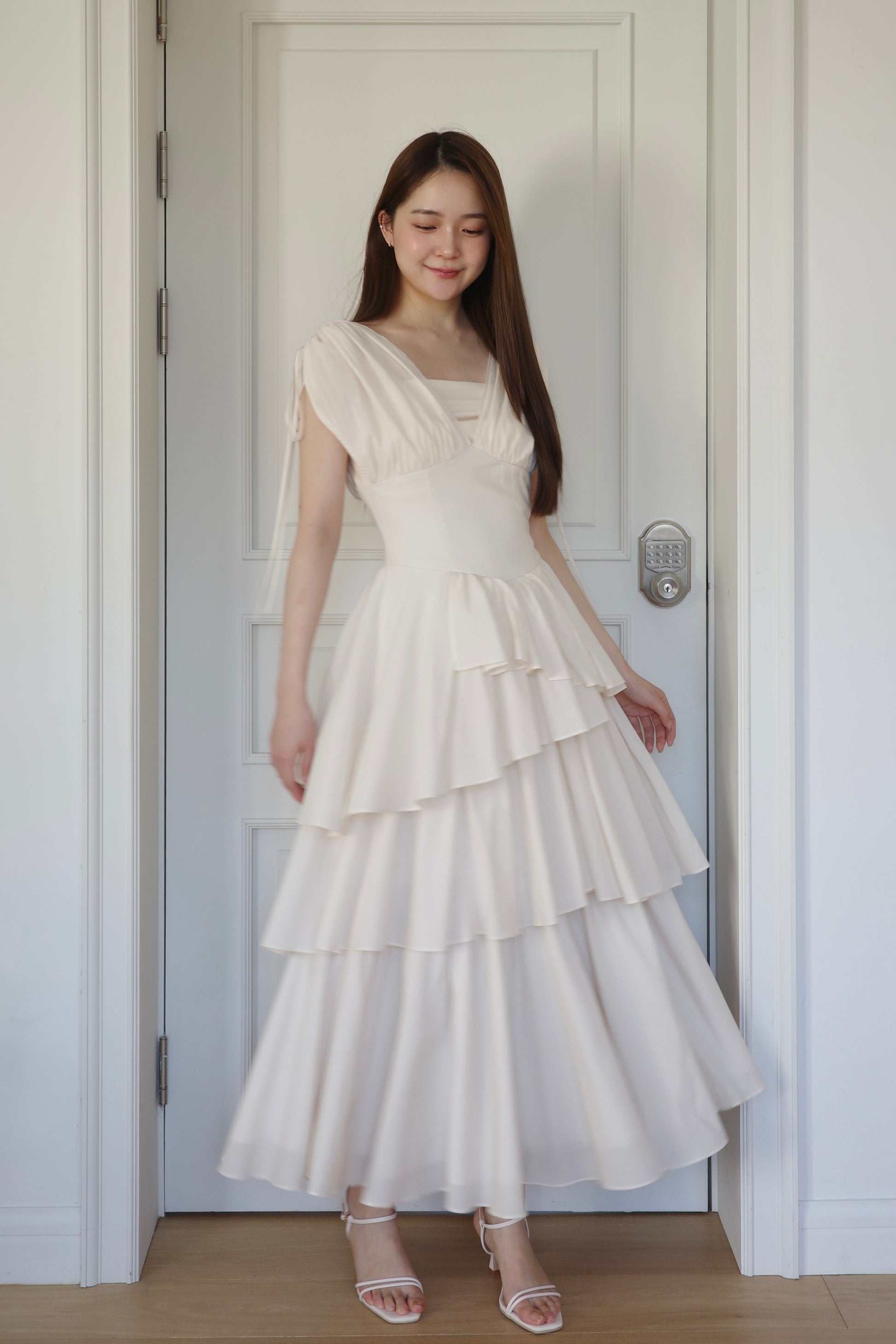 モデル身長：167cm　カラー：off white　サイズ：M