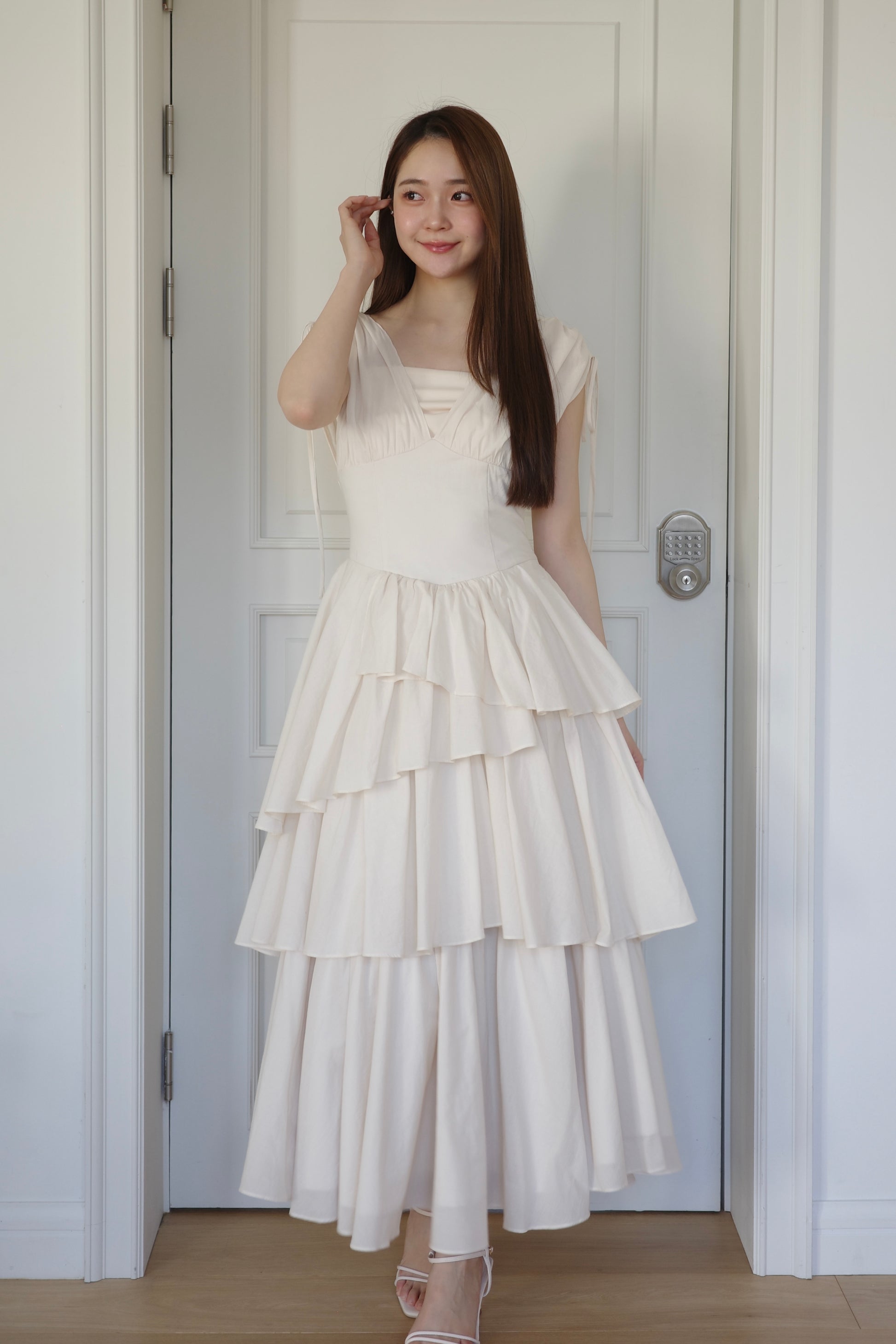 モデル身長：167cm　カラー：off white　サイズ：M