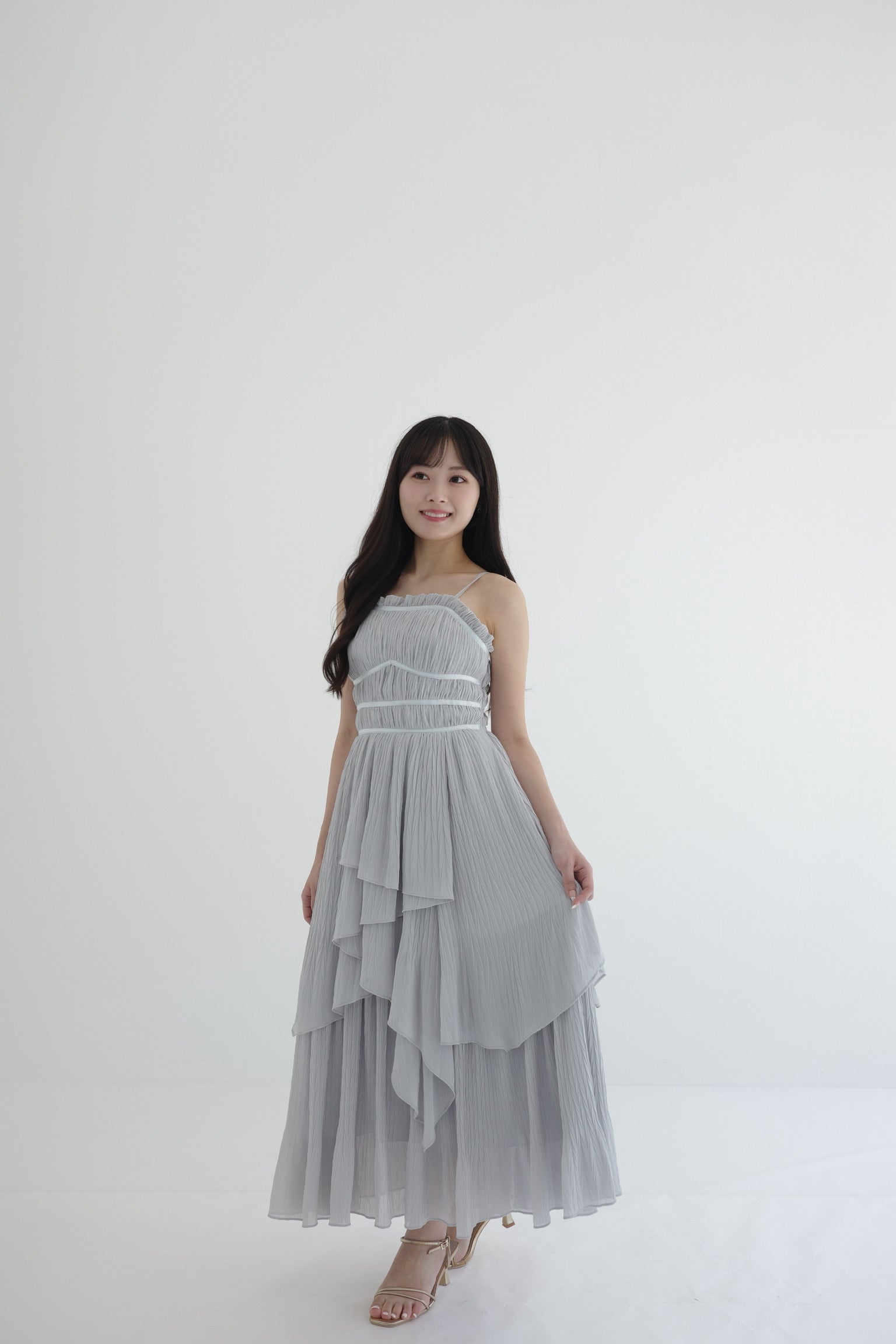 ポローラ polaura クリスタルプリーツティアード　ワンピースgreysax クリスタルプリーツティアードワンピース – poláura OFFICIAL ONLINE STORE