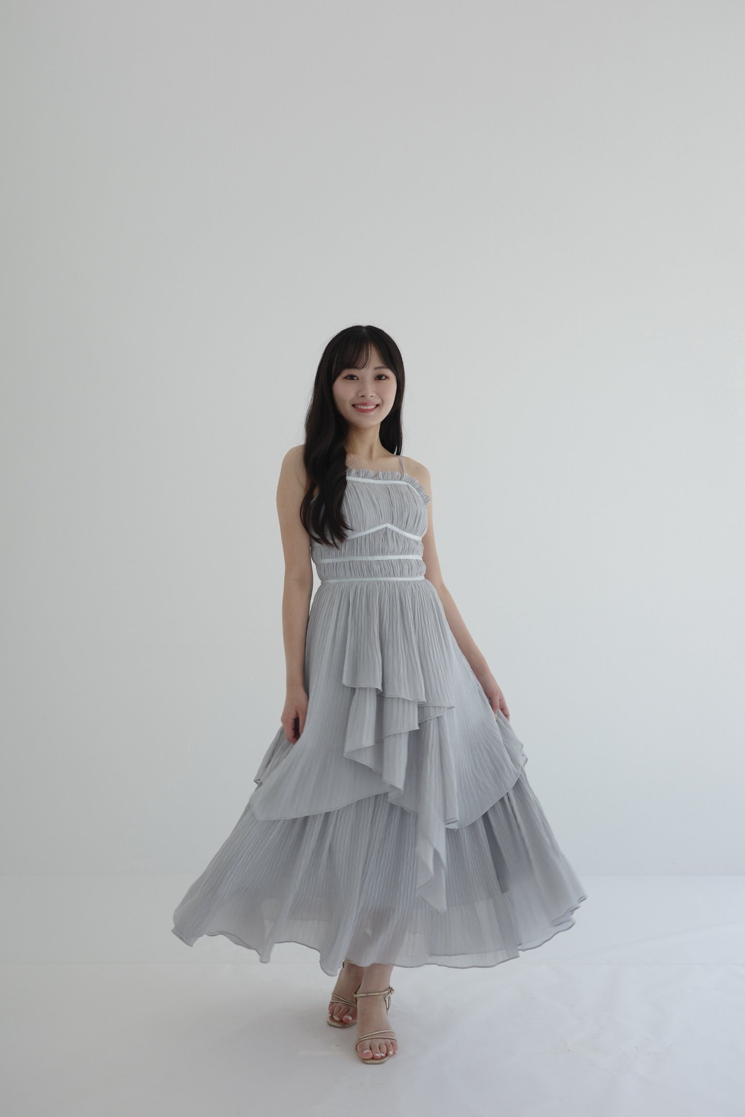 クリスタルプリーツティアードワンピース – poláura OFFICIAL ONLINE STORE