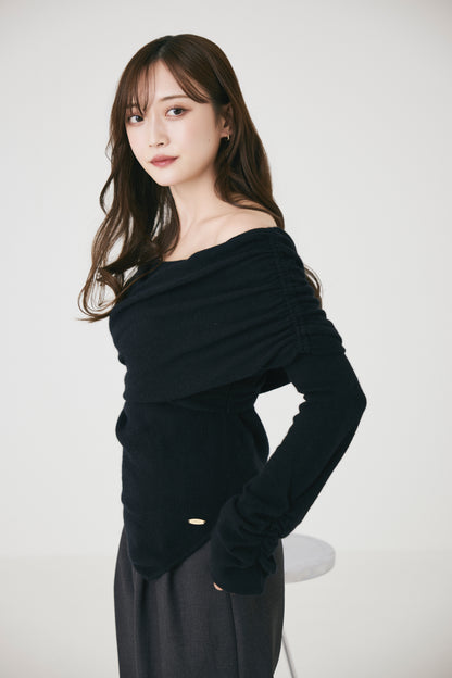 モデル身長：171cm　サイズ：FREE　カラー：black