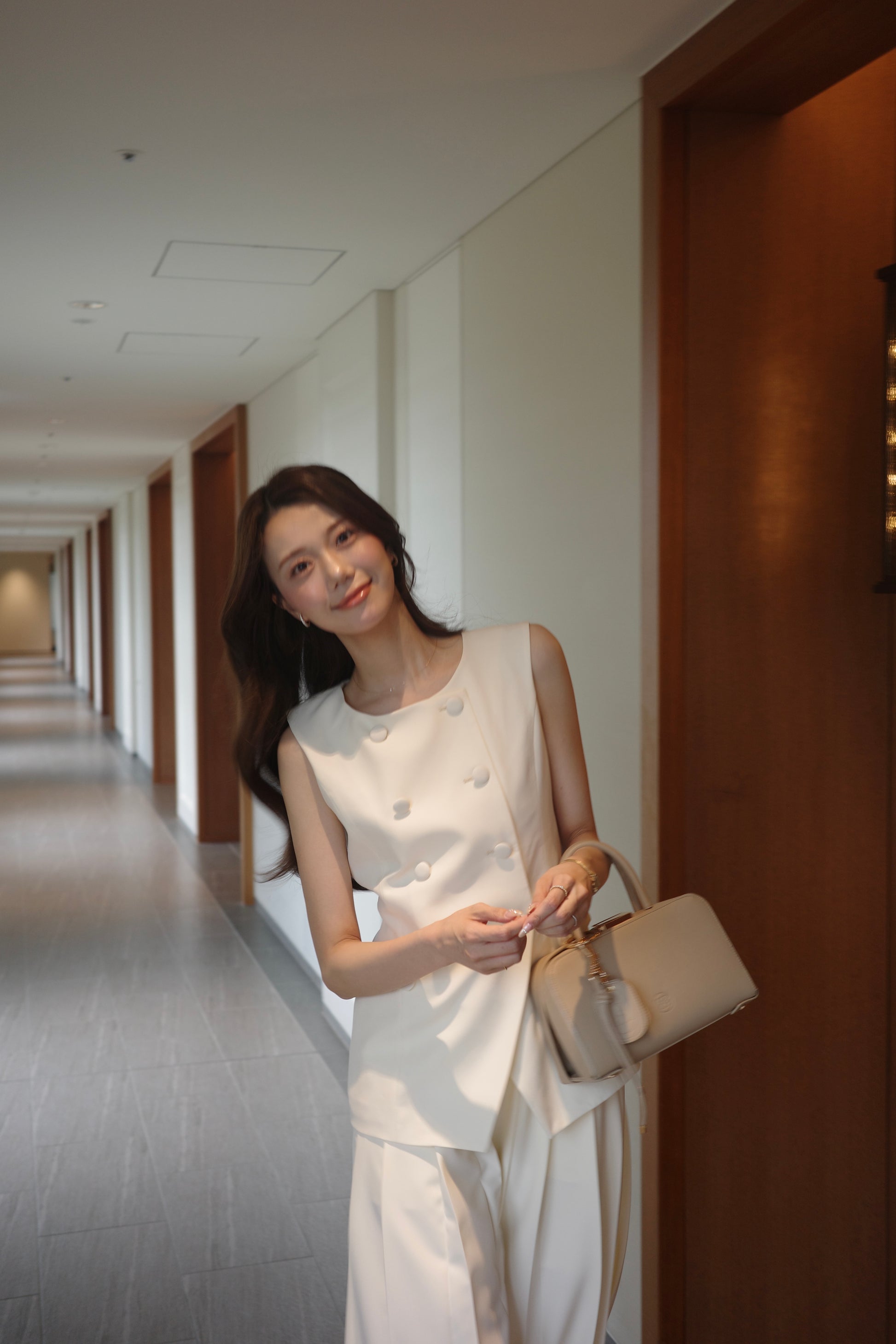 着用モデル：171cm カラー：ivory 【ボトムス】サイズ：MM【バッグ】カラー：beige