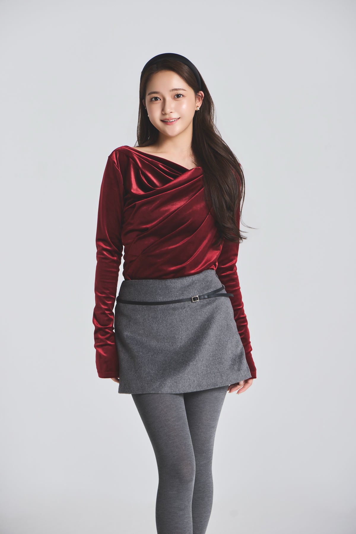 モデル身長：167cm 【トップス】カラー：red 【ボトムス】カラー：grey サイズ：SS