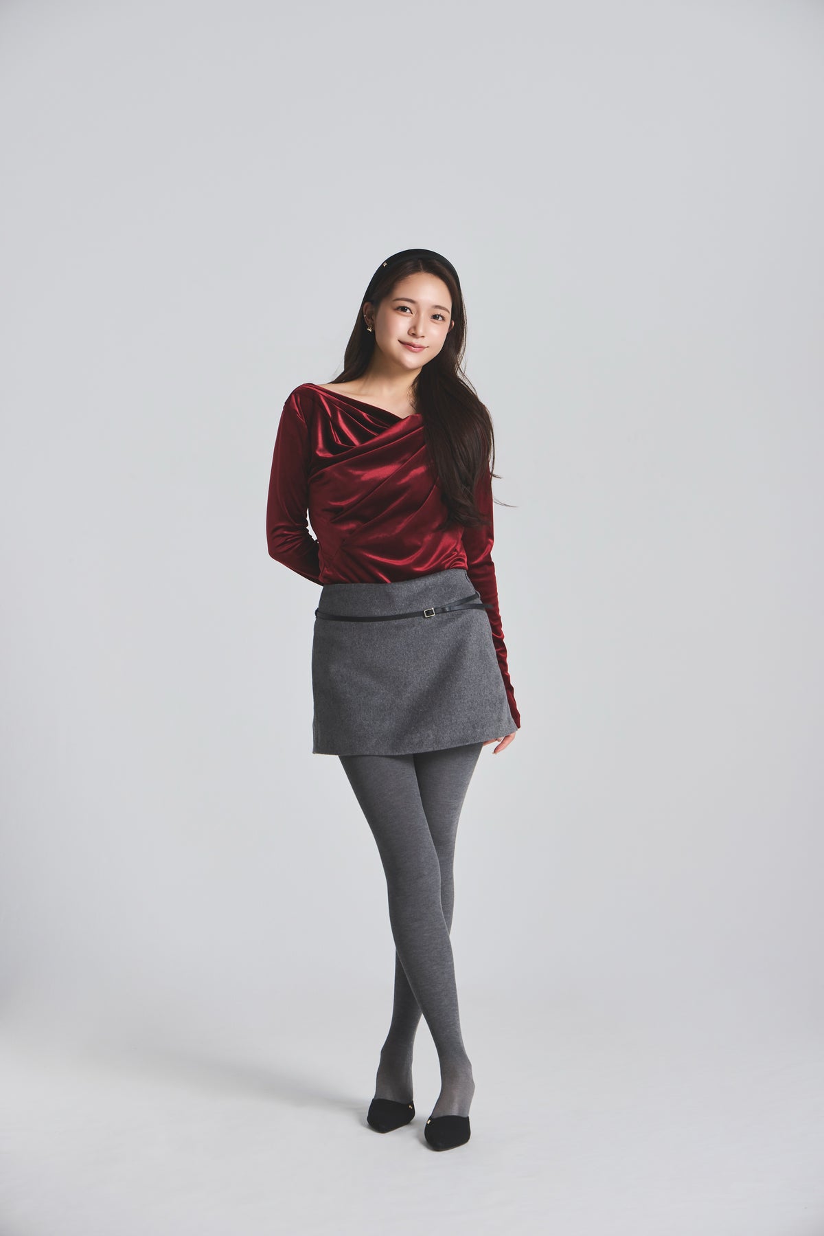 モデル身長：167cm 【トップス】カラー：red 【ボトムス】カラー：grey サイズ：SS