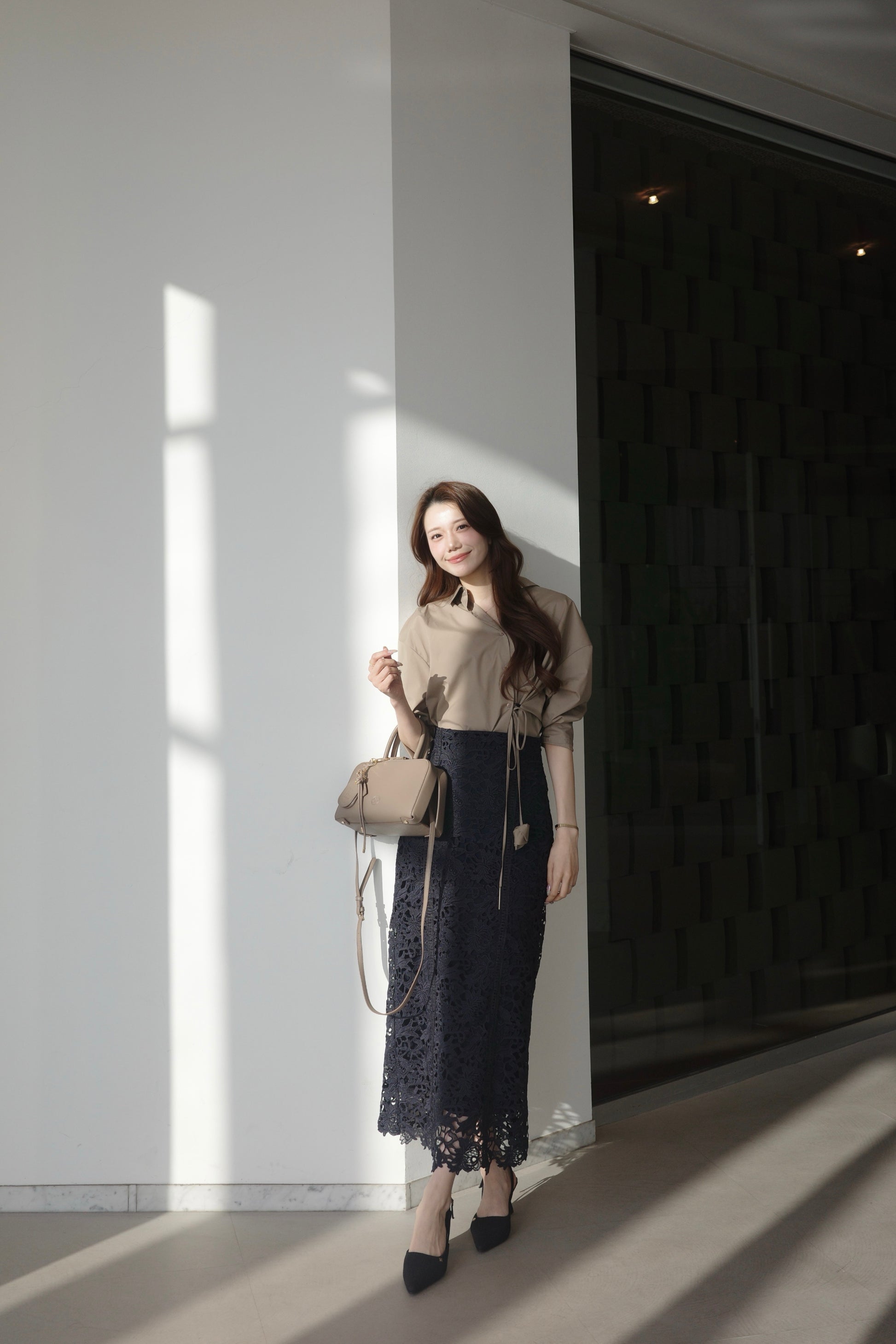 着用モデル：171cm 【ボトムス】カラー：navy サイズ：MM【バッグ】カラー：taupe