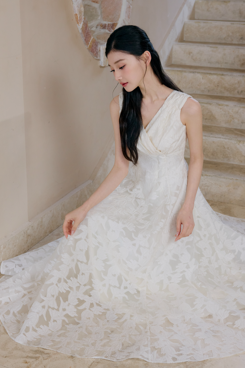 モデル身長：166cm カラー：white