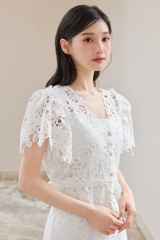 着用モデル：166cm カラー：white