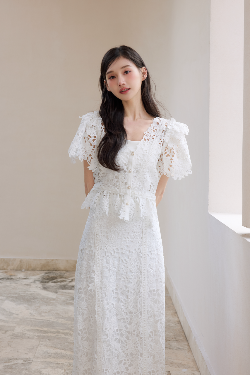 アリュールレースラッフルブラウス – poláura OFFICIAL ONLINE STORE アリュールレースラッフルブラウス – poláura OFFICIAL ONLINE STORE