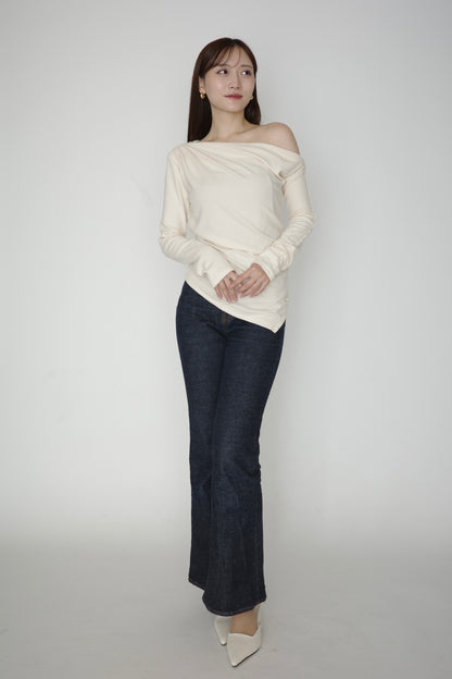 モデル身長：166cm　サイズ：FREE　カラー：ivory