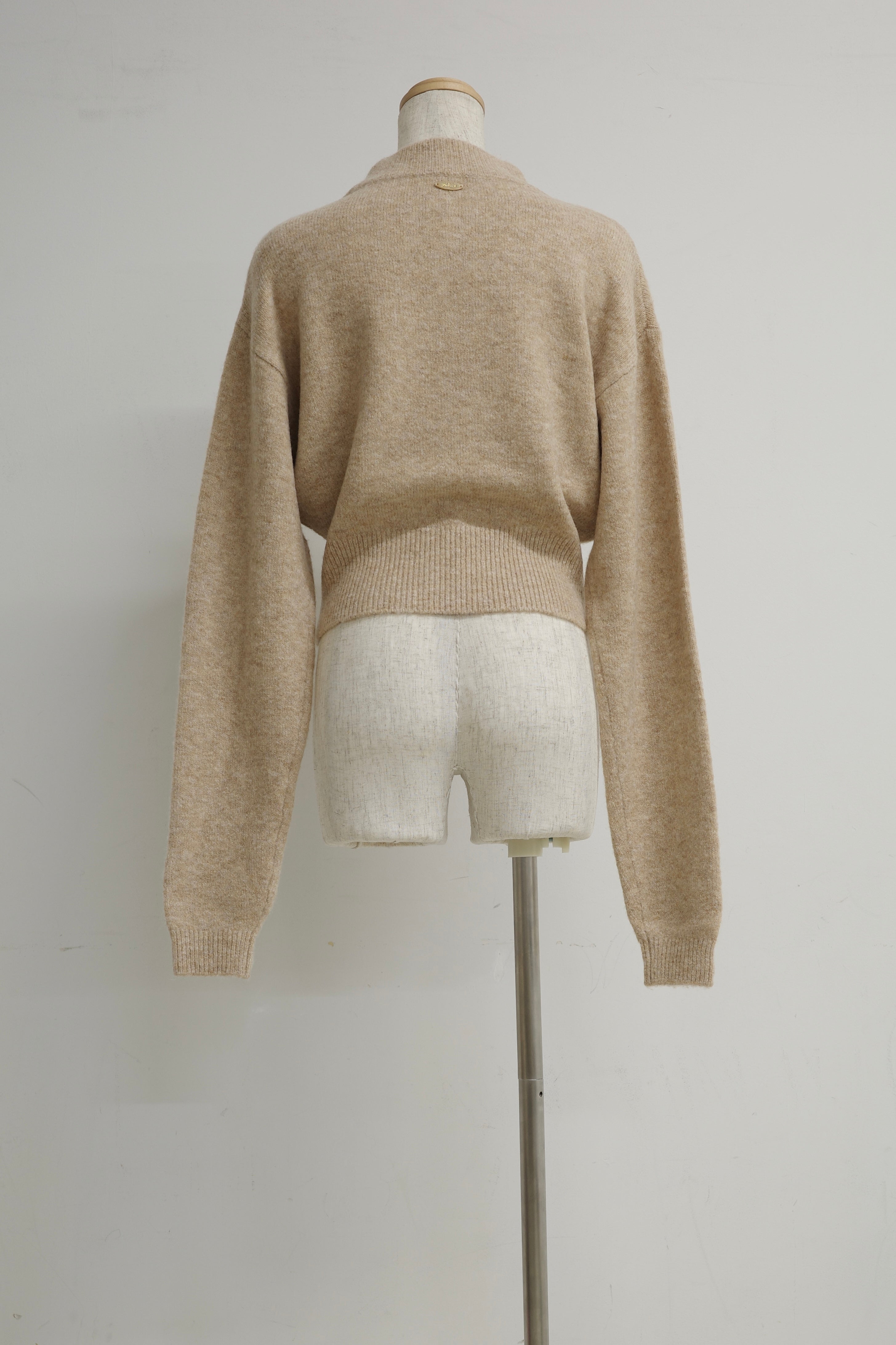 polaura モックネックロゴニット beige モックネックロゴニット – poláura OFFICIAL ONLINE STORE