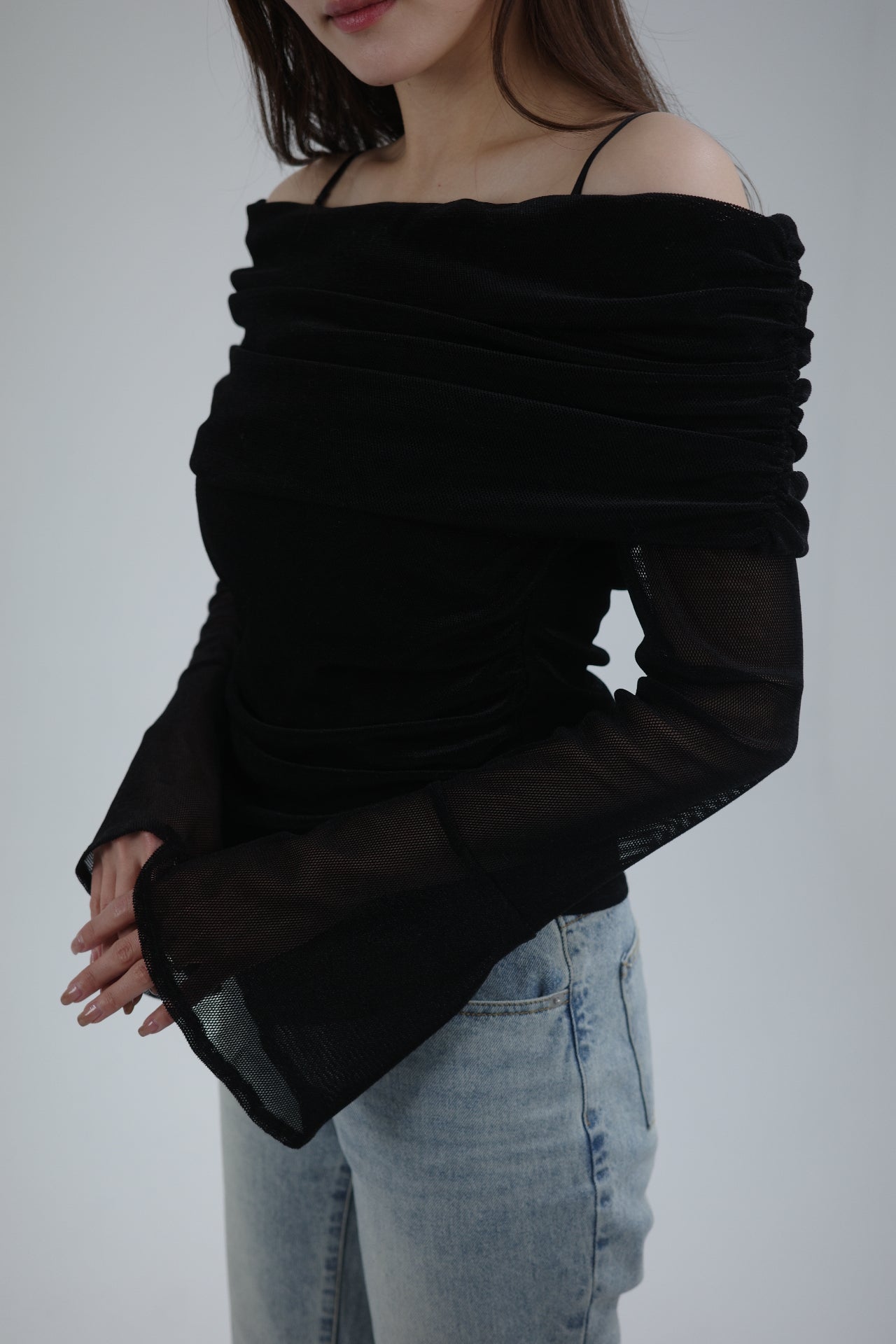 モデル身長：166cm　サイズ：FREE　カラー：black
